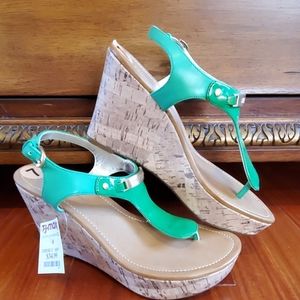 Tommy Hilfiger Sandals Size 7